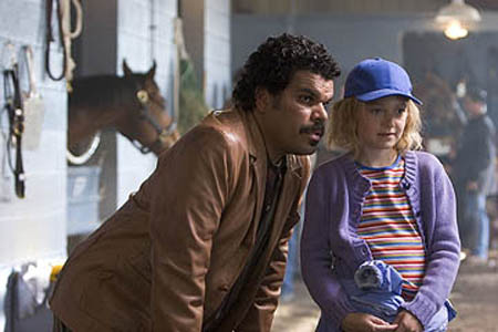 Dreamer-15-450-Luis Guzman and Dakota Fanning